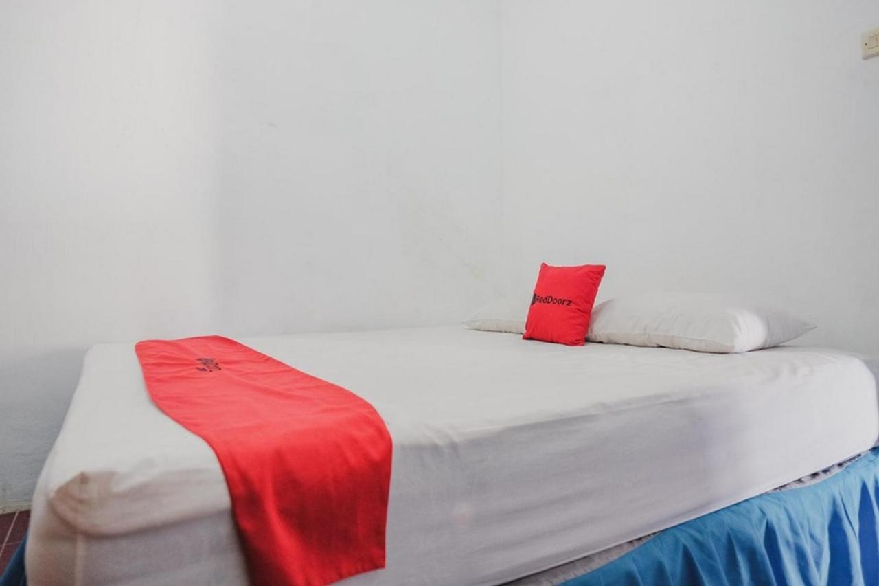 Reddoorz Near Pantai Florida Anyer Ξενοδοχείο Serang Εξωτερικό φωτογραφία